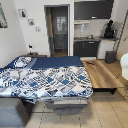 Studio 2 Personnes En Centre Ville Saint-Pierre-de-Plesguen 外观 照片