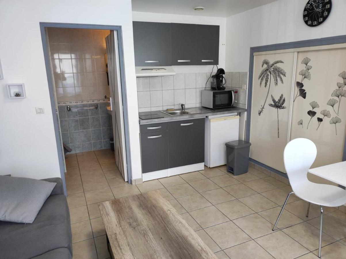 Studio 2 Personnes En Centre Ville Saint-Pierre-de-Plesguen 外观 照片